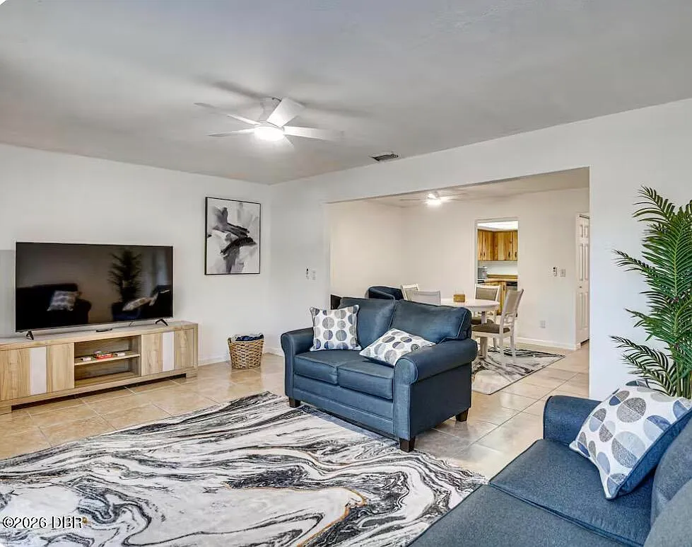 2 bed, 2.5 bath, 1434 sqft, $2,050 — Photo 3