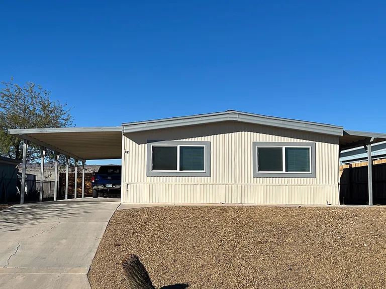 1725 Bluebonnet Blvd — Photo 1