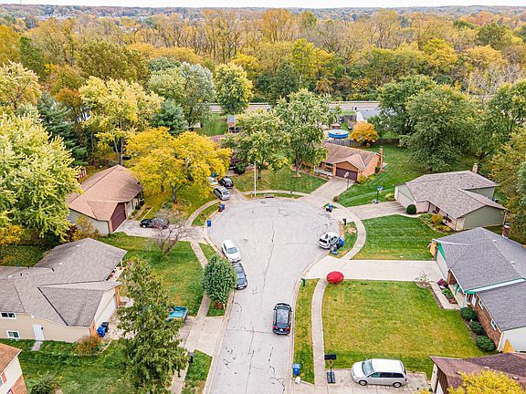 2nd image of 6635 Olivetree Ct