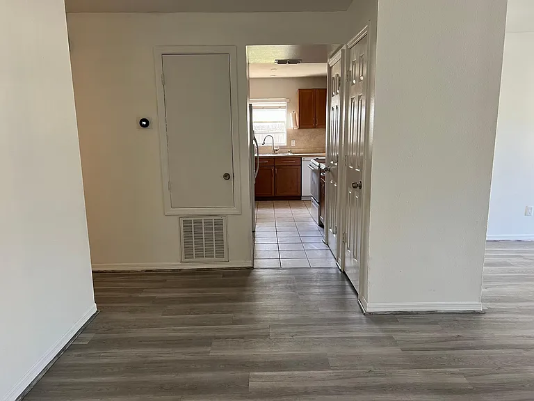 5801 Marble Ct — Photo 5