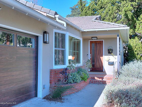 3rd image of 2555 Tanoble Dr