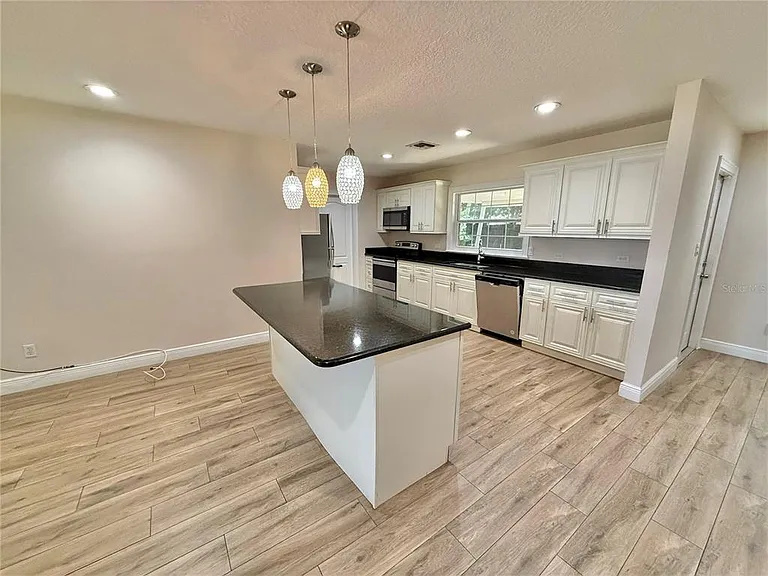 2810 Flowertree Rd — Photo 4