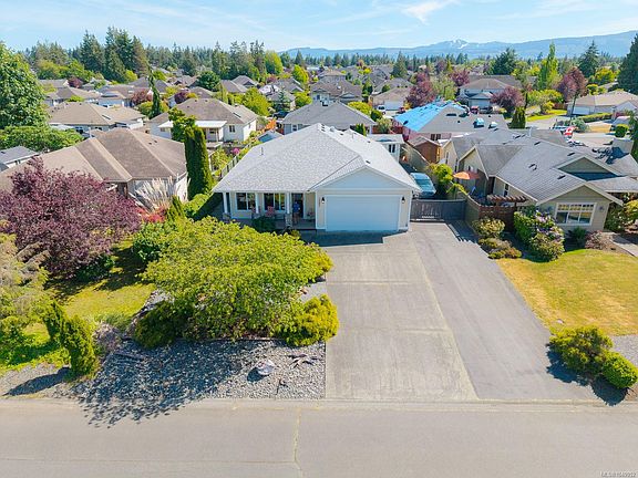 4th image of 1085 Tara Cres