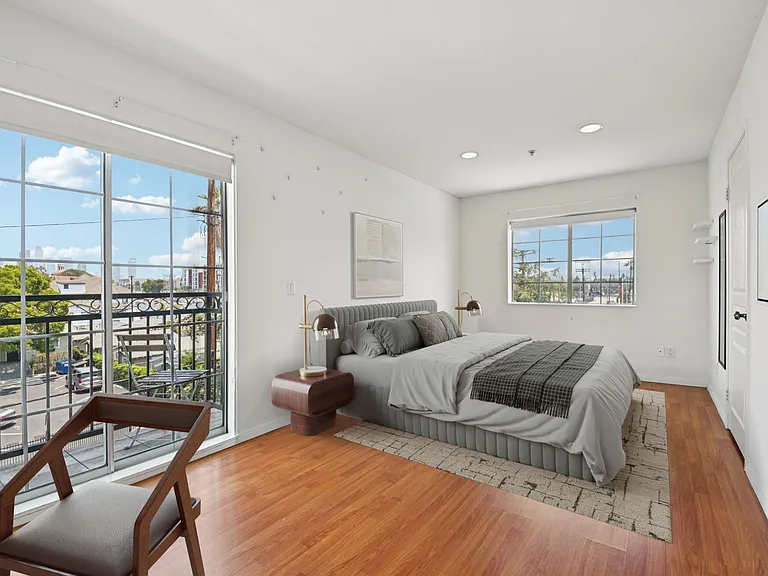 628 W 30th St #101 — Photo 6
