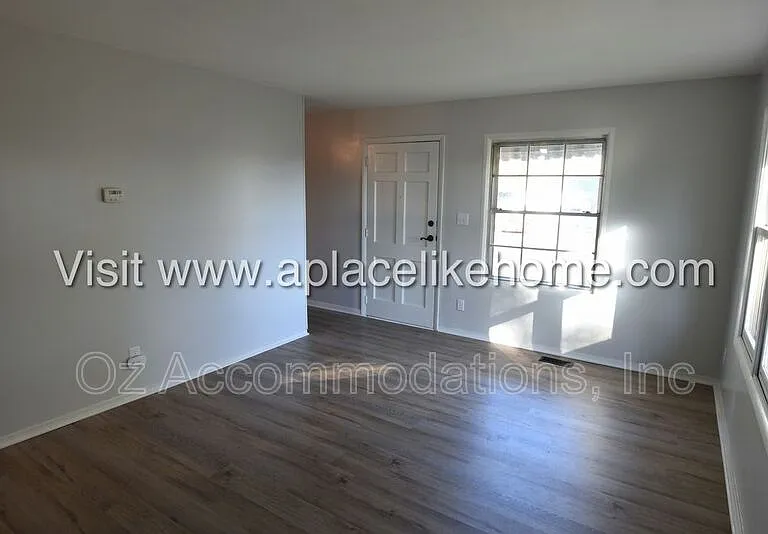 3310 Iroquois Ln — Photo 8