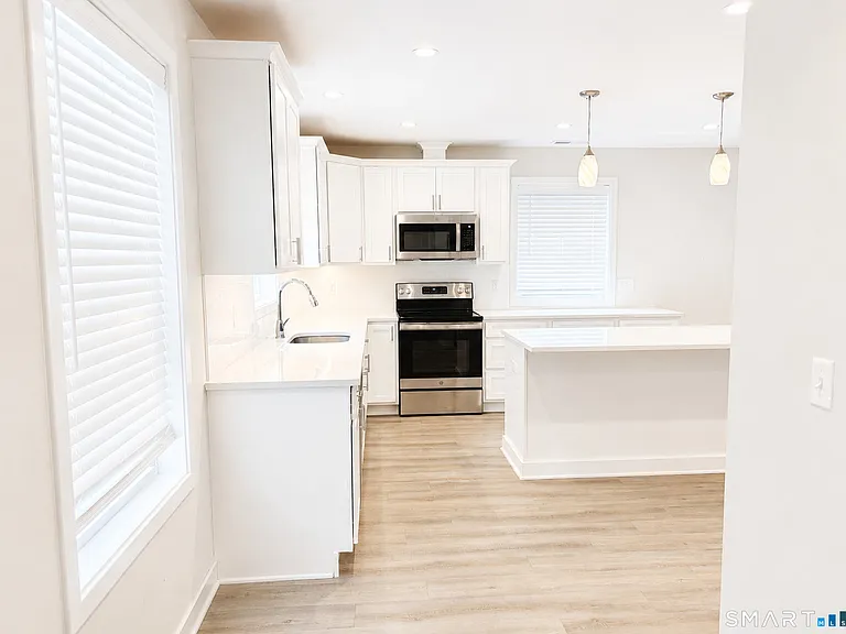 24 Glen Rd #B-2 — Photo 3