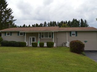 21850 Vista Dr, Saegertown, PA 16433