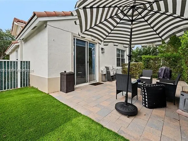 18755 SW 27th Ct #Townhouse 18755 — Photo 21