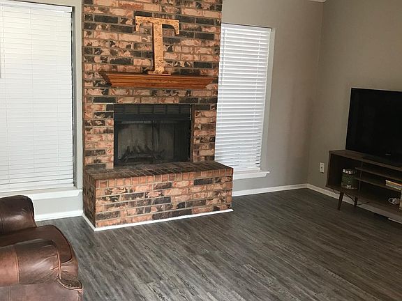 3rd image of 6400 Amber Dr
