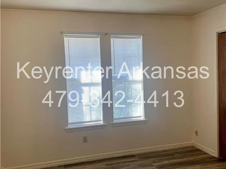 2607 Lee St — Photo 19