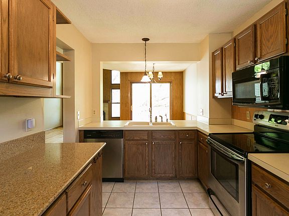 2nd image of 10114 Lee Dr