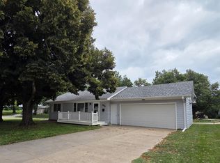 310 S 23rd St, Beatrice, NE 68310