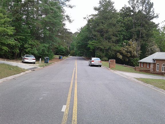 4th image of 1203 King Edward Dr