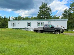 27 McKenzie Cir, Norridgewock, ME 04957