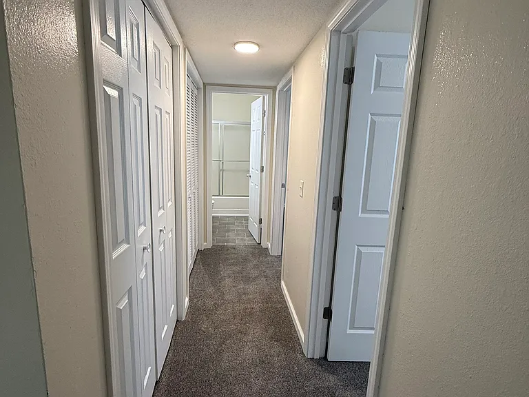 426 W Dodson St — Photo 4