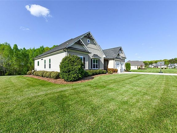 3rd image of 2665 Brooke Meadows Dr