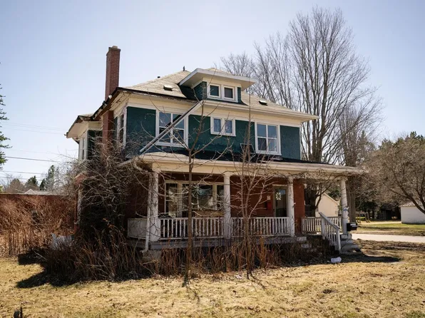 629 W Genesee St, Iron River, MI 49935