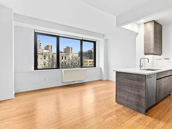 305 West 16th Street image 1 of 4
