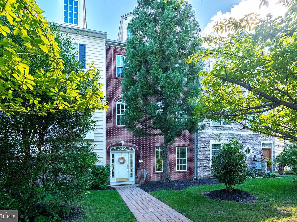1st image of 709 Observatory Dr