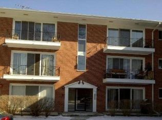 10109 Old Orchard Ct APT 3A, Skokie, IL 60076