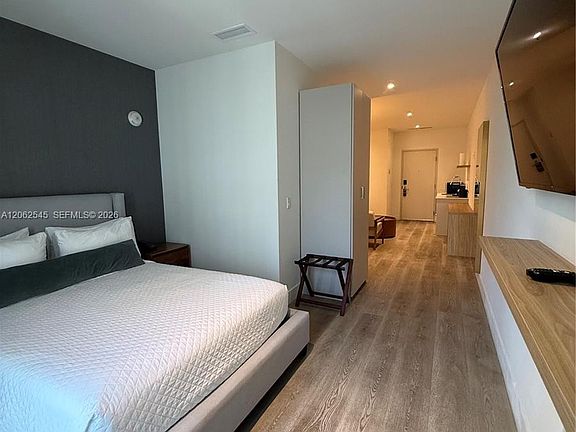 5th image of 229 SW 9th St #507