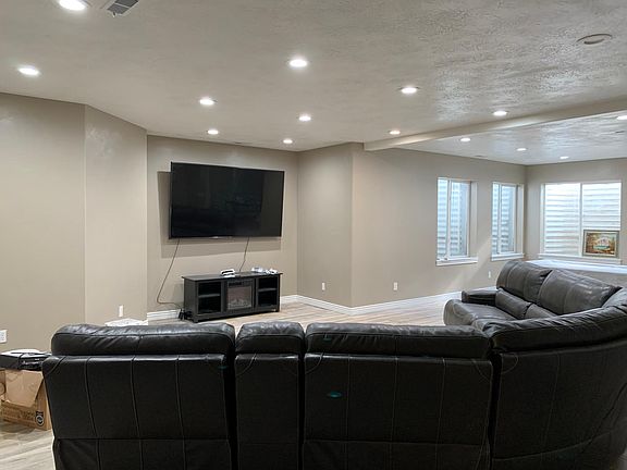 5th image of 1581 W Iron Horse Blvd #B