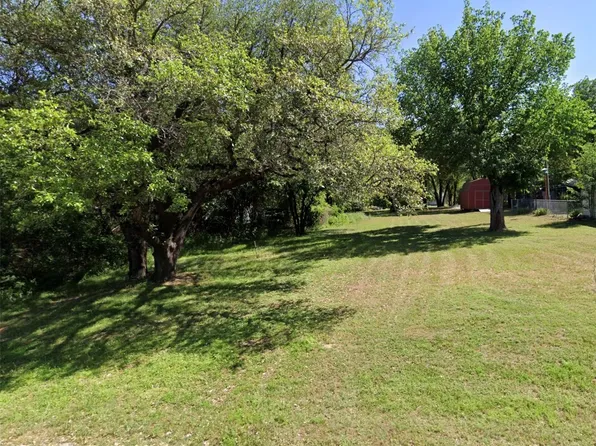 7187 Floral St, Azle, TX 76020