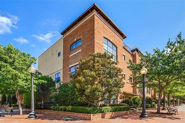 1st image of 2411 N Hall St APT 24