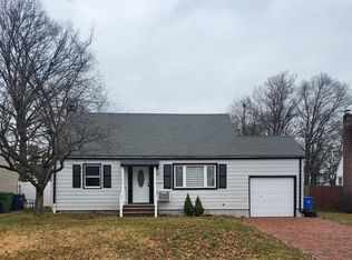 362 Amherst Rd, Linden, NJ 07036