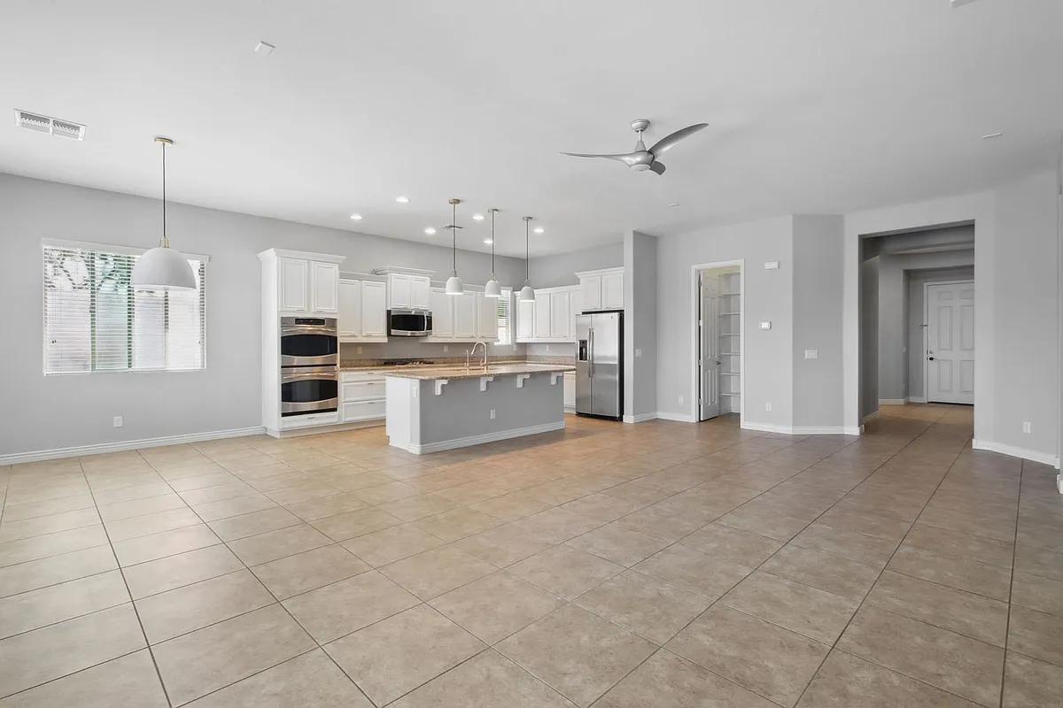 Building Photo - 7410 W Buckskin Trl