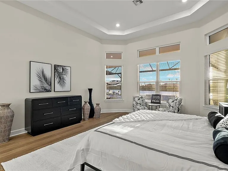 15429 Turin Dr — Photo 19