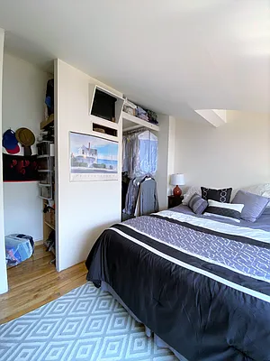 Rented by City Connections Realty | media 18