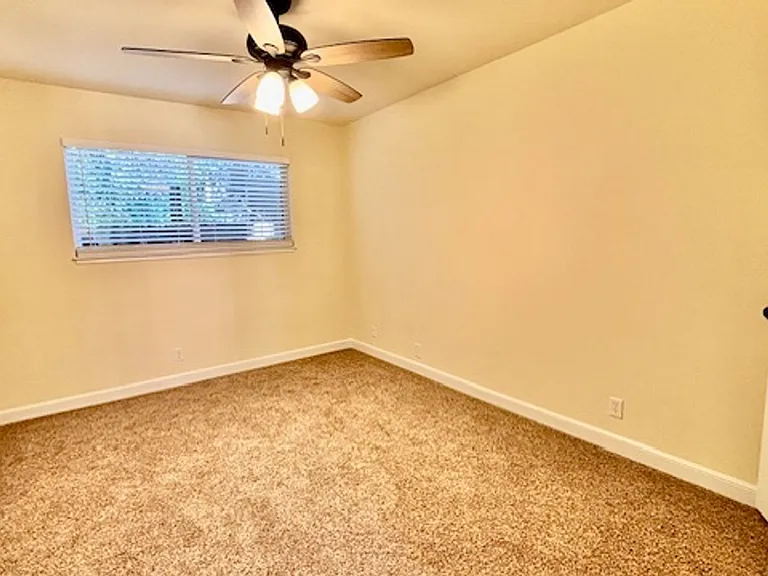 1730 Lacassie Ave — Photo 8