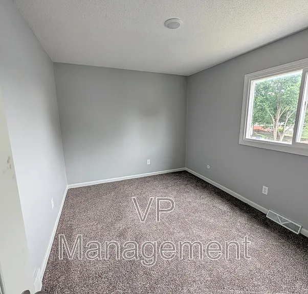 4547 Main St — Photo 15
