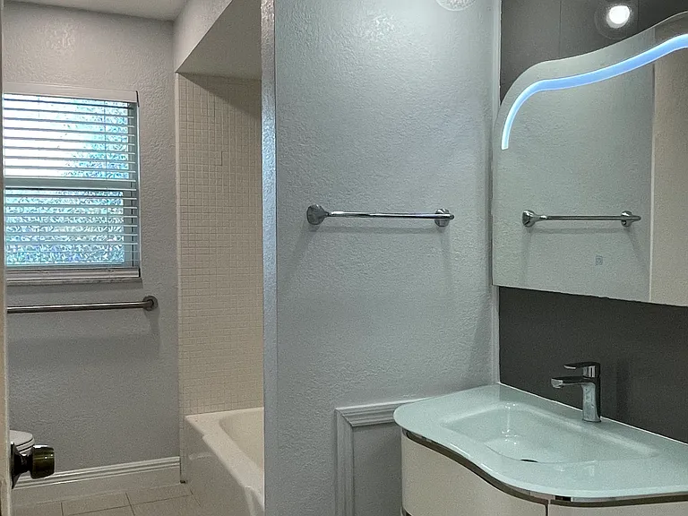 1395 Ambassador Dr — Photo 22