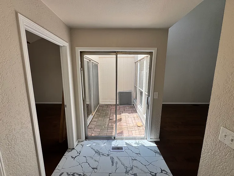 405 Sundance Ln — Photo 6
