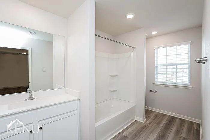 10422 Sweetwater Creek Dr — Photo 14