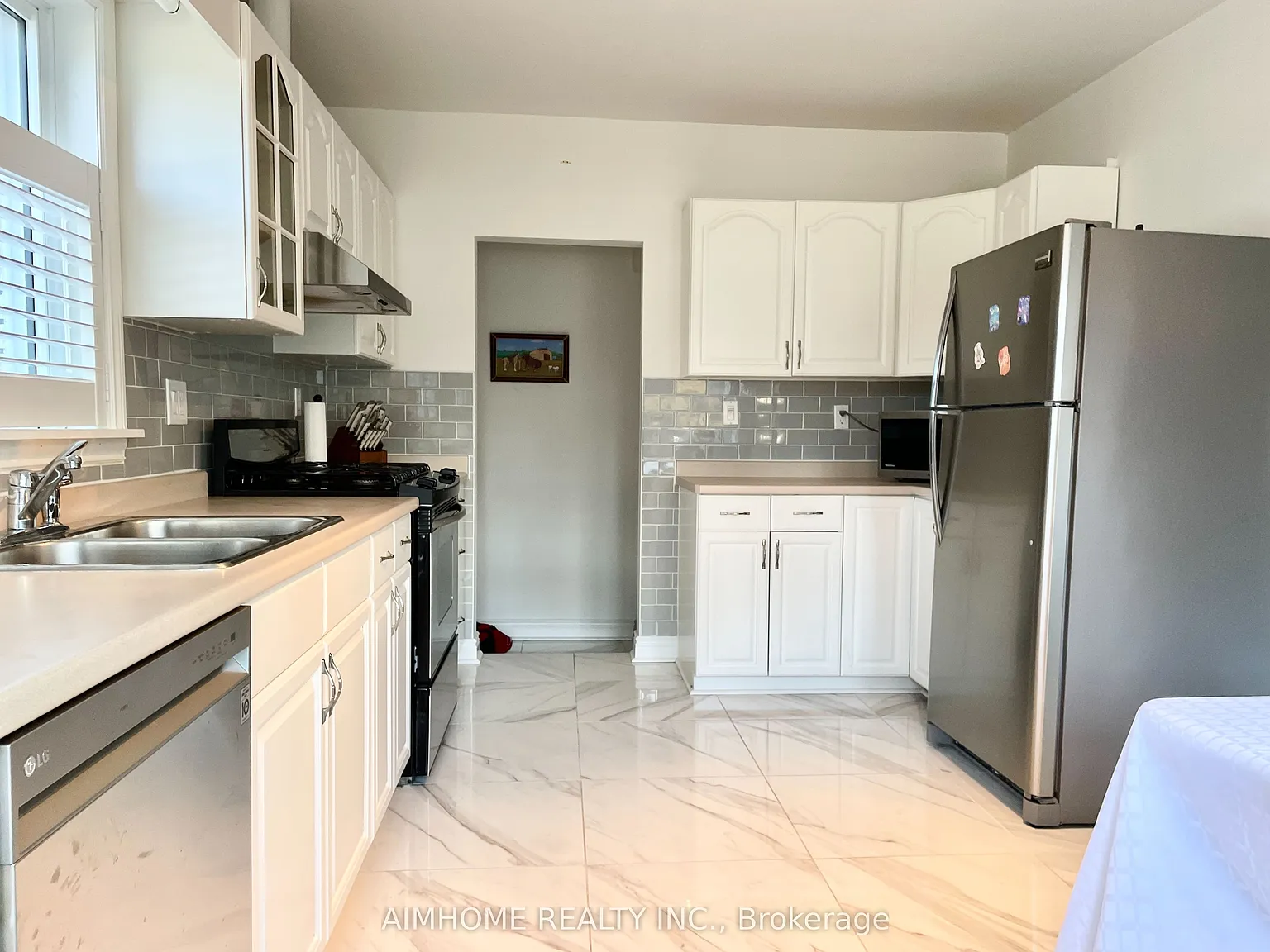 3 bed, $2,650 — Photo 2