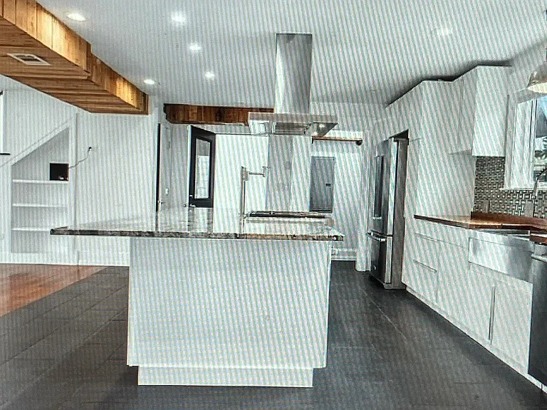 7807 Nagle Ave — Photo 13