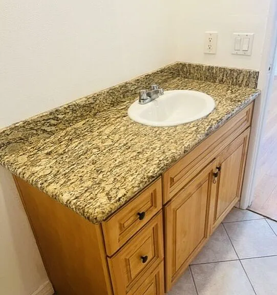 2337 W Gramercy Ave #1 — Photo 14