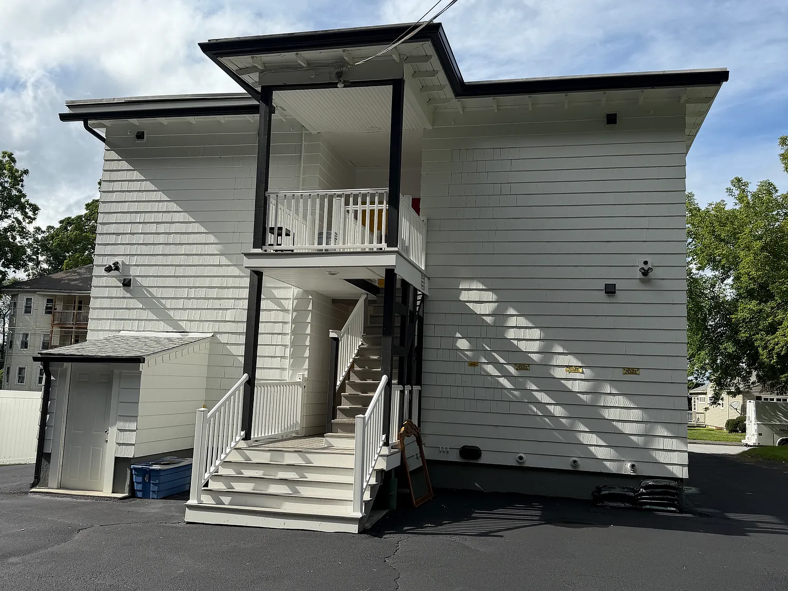 2 bed, 900 sqft, $2,100 — Photo 4
