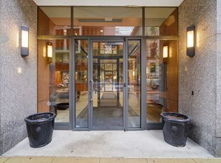 208 W Washington St APT 910, Chicago, IL 60606