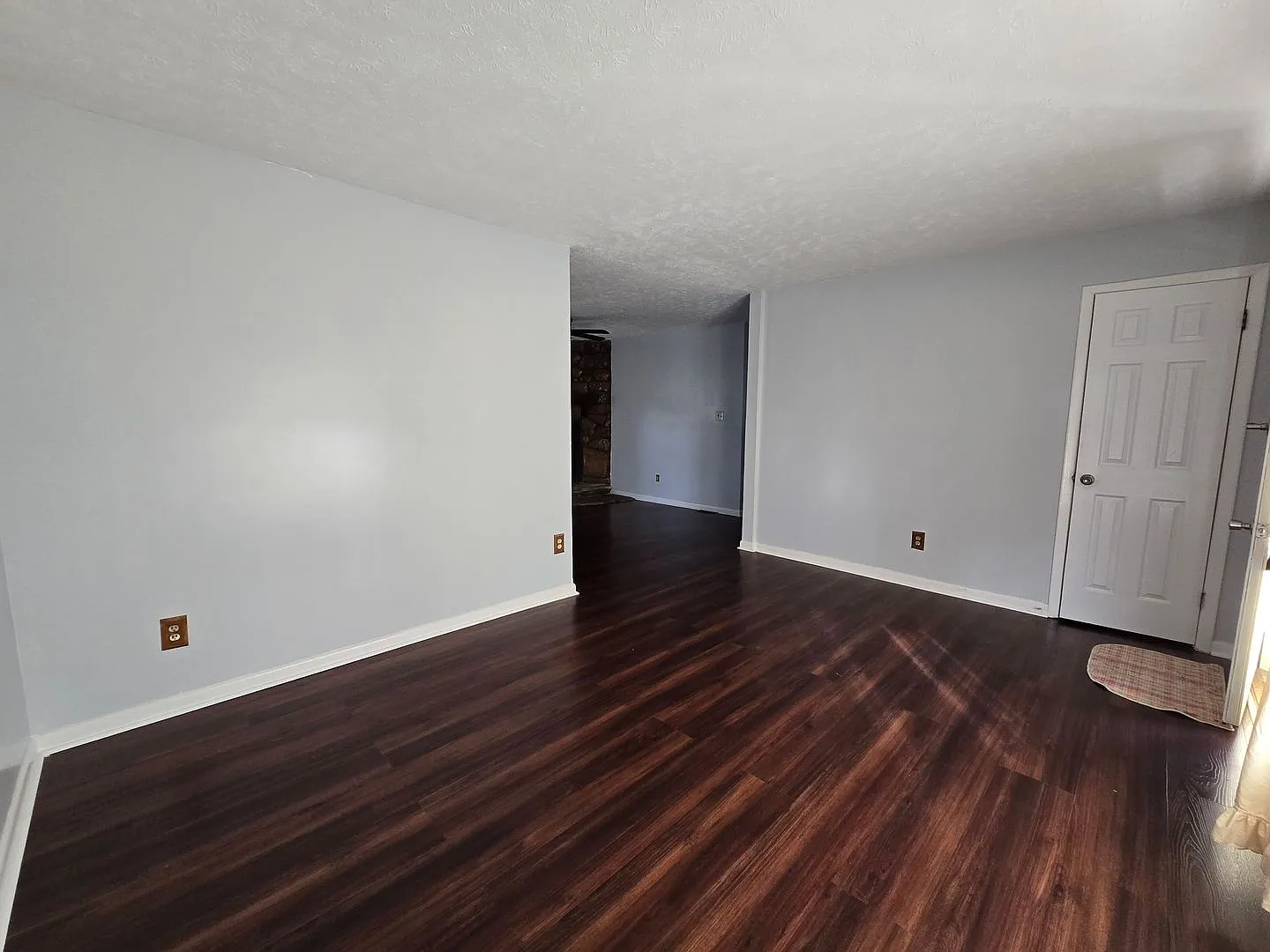 6758 Seaford ~ Village Hills — Photo 3
