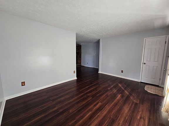 3rd image of 6758 Seaford Dr