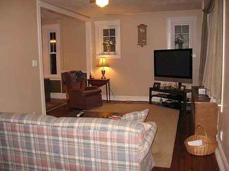 Living Room w/Hardwood/Ceiling Fan