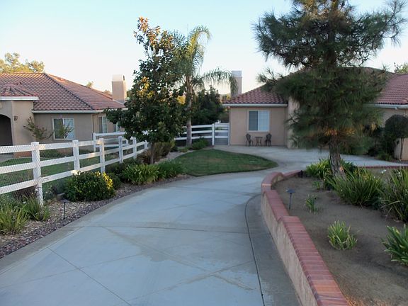 Circular Driveway West