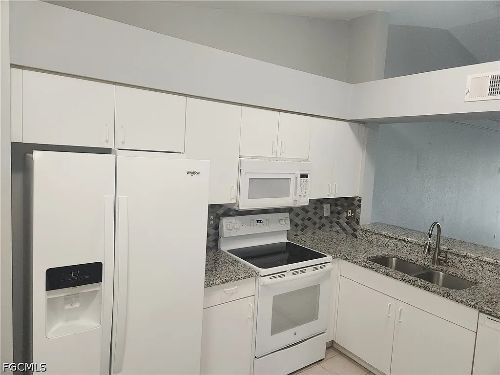 2 bed, 2.0 bath, 1442 sqft, $1,900 — Photo 3
