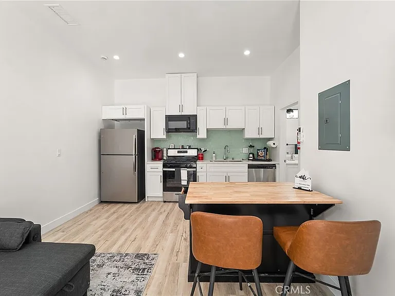 10730 Strathern St — Photo 40