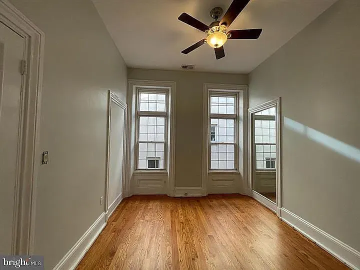318 Bainbridge St #A — Photo 15