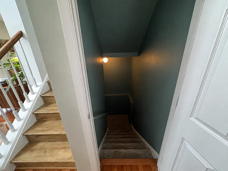35 Lois Ln — Photo 42